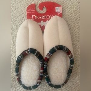 Dearfoams Cozy Slippers Size Medium 6.5 - 7.5 Foam Cushioning Machine Washable
